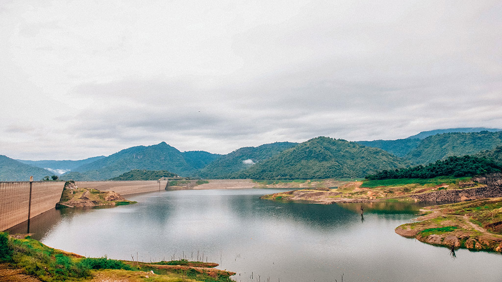 The longest concrete dam in the world Khun Dan Prakarn Chon Dam