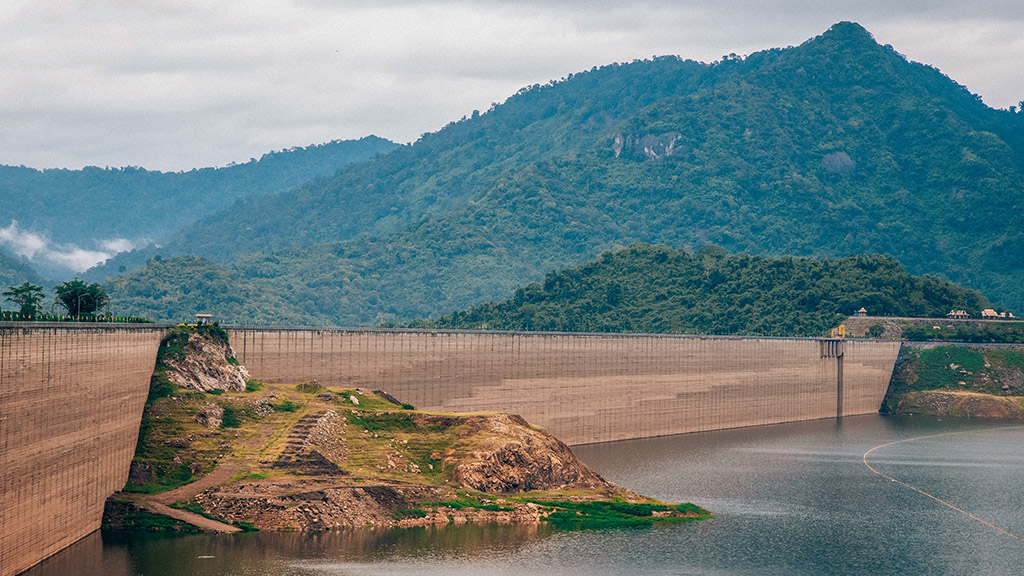 The longest concrete dam in the world Khun Dan Prakarn Chon Dam, Thailand